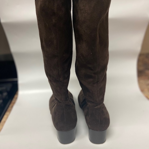 Pesaro Brown Suede Tall Chunky Heel Boot w Buckle - Picture 6 of 8